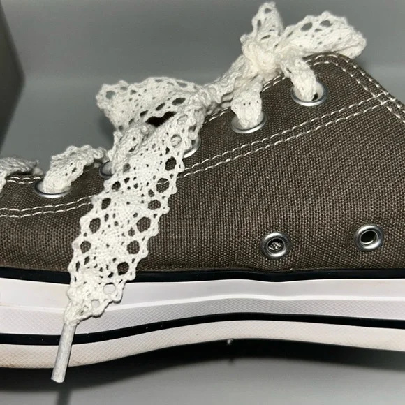 Converse Women's Brown Canvas Sneakers with Lace shoestrings - Picture 2 of 6